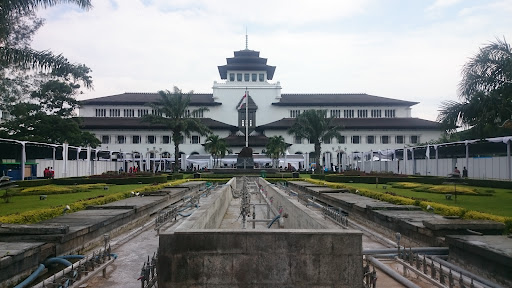 Masjid Al-Muttaqin (Gedung Sate)