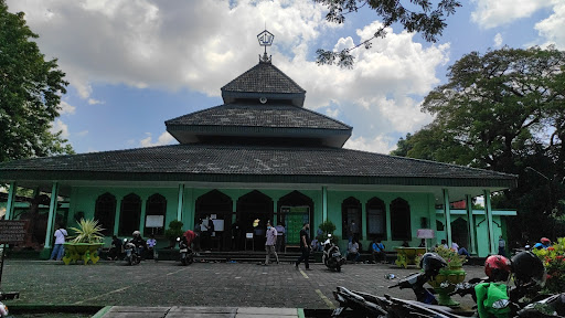 Masjid Diponegoro Pleburan