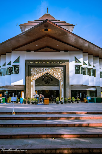 Masjid Agung Al-Ukhuwwah