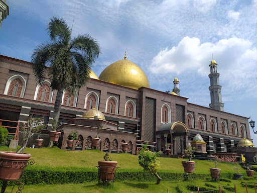 Masjid Kubah Emas Dian Al-Mahri Depok