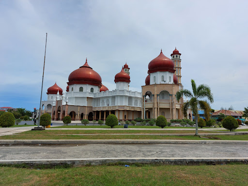 Masjid Agung Baitul Makmur Kabupaten Aceh Barat
