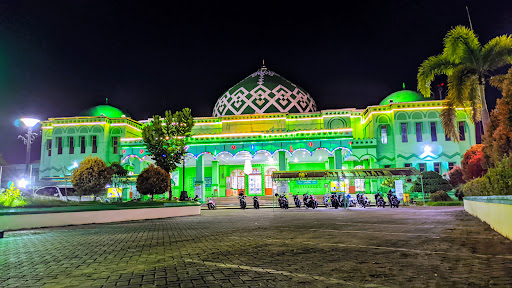Masjid Agung Riadhussalihin