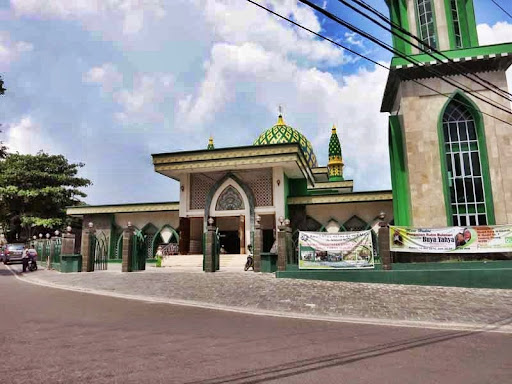 Masjid Agung Al-Hikmah