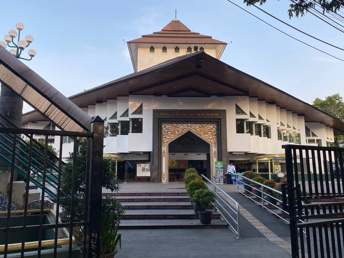 Masjid Agung Al-Ukhuwwah 2 Masjid Agung Al-Ukhuwwah