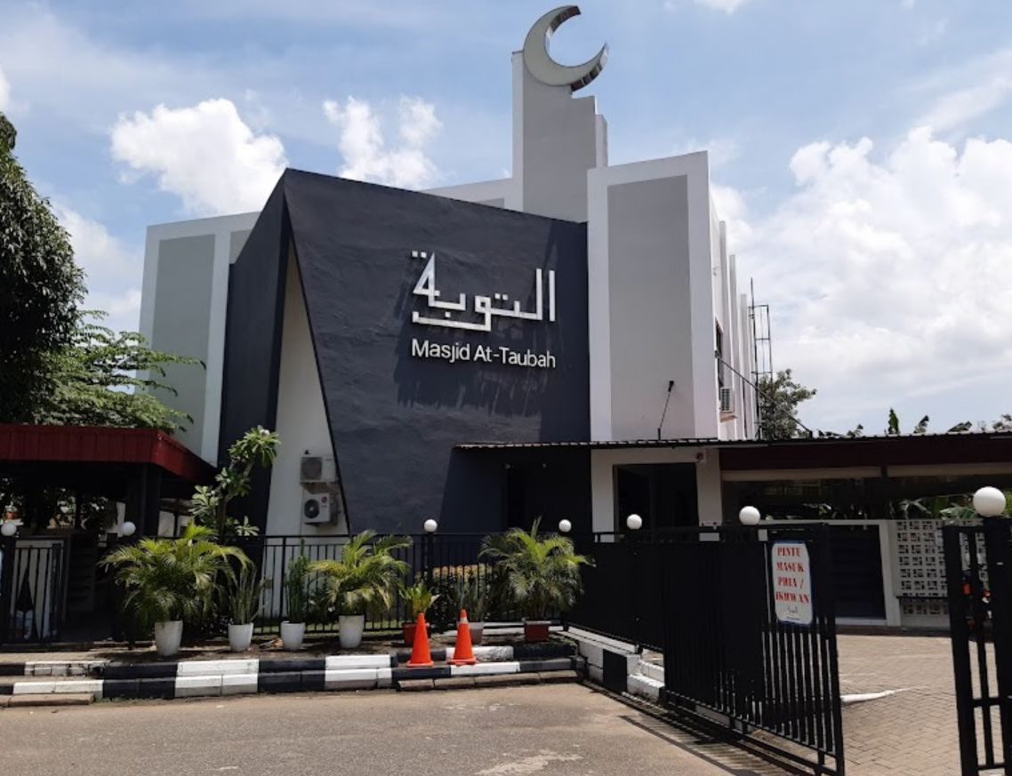 Masjid At-Taubah Batam 4 Masjid At-Taubah Batam