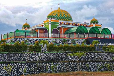 masjid raya baitul makmur kambes