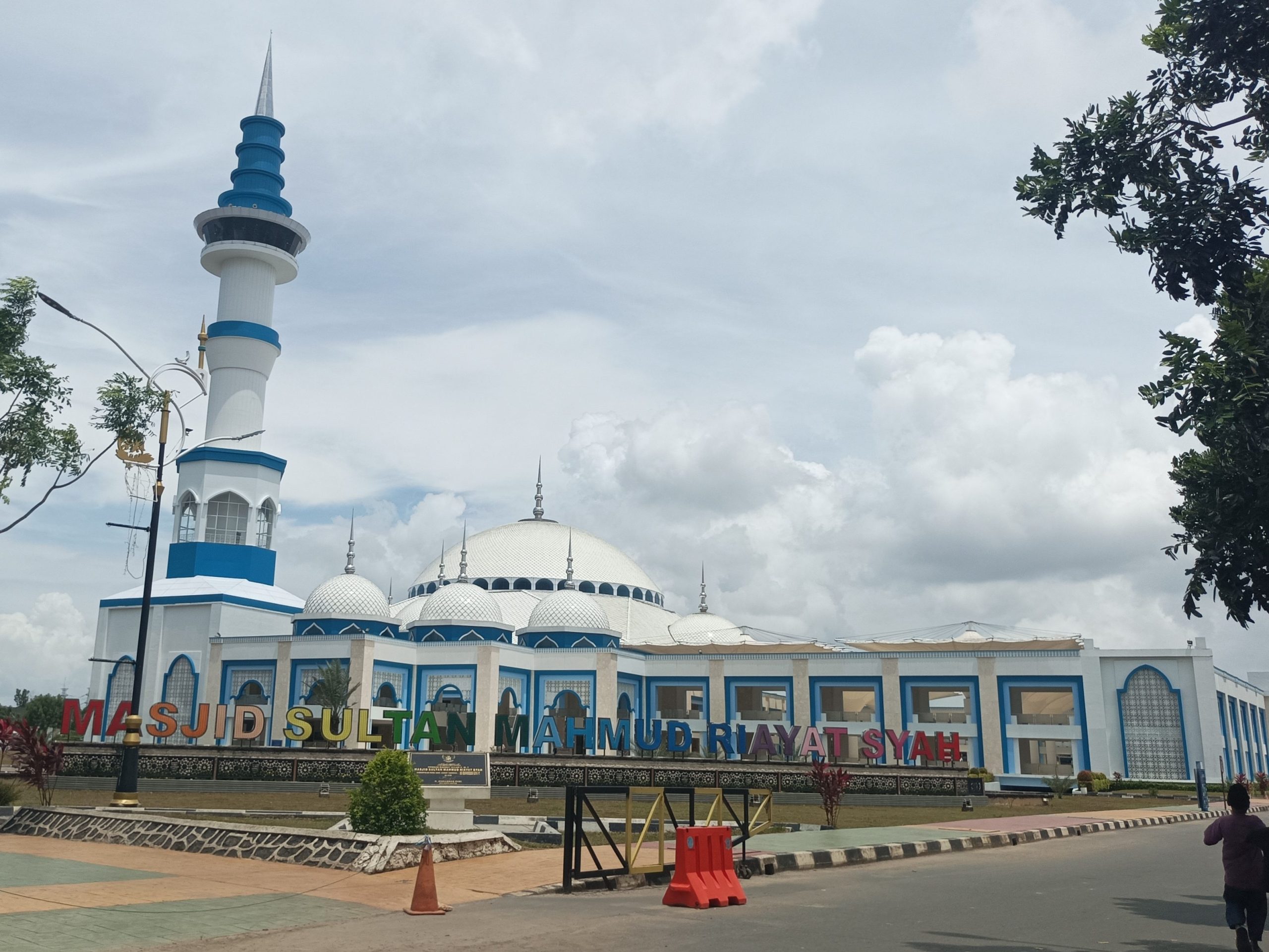 Masjid Raya Sultan Mahmud Riayat Syah Kota Batam